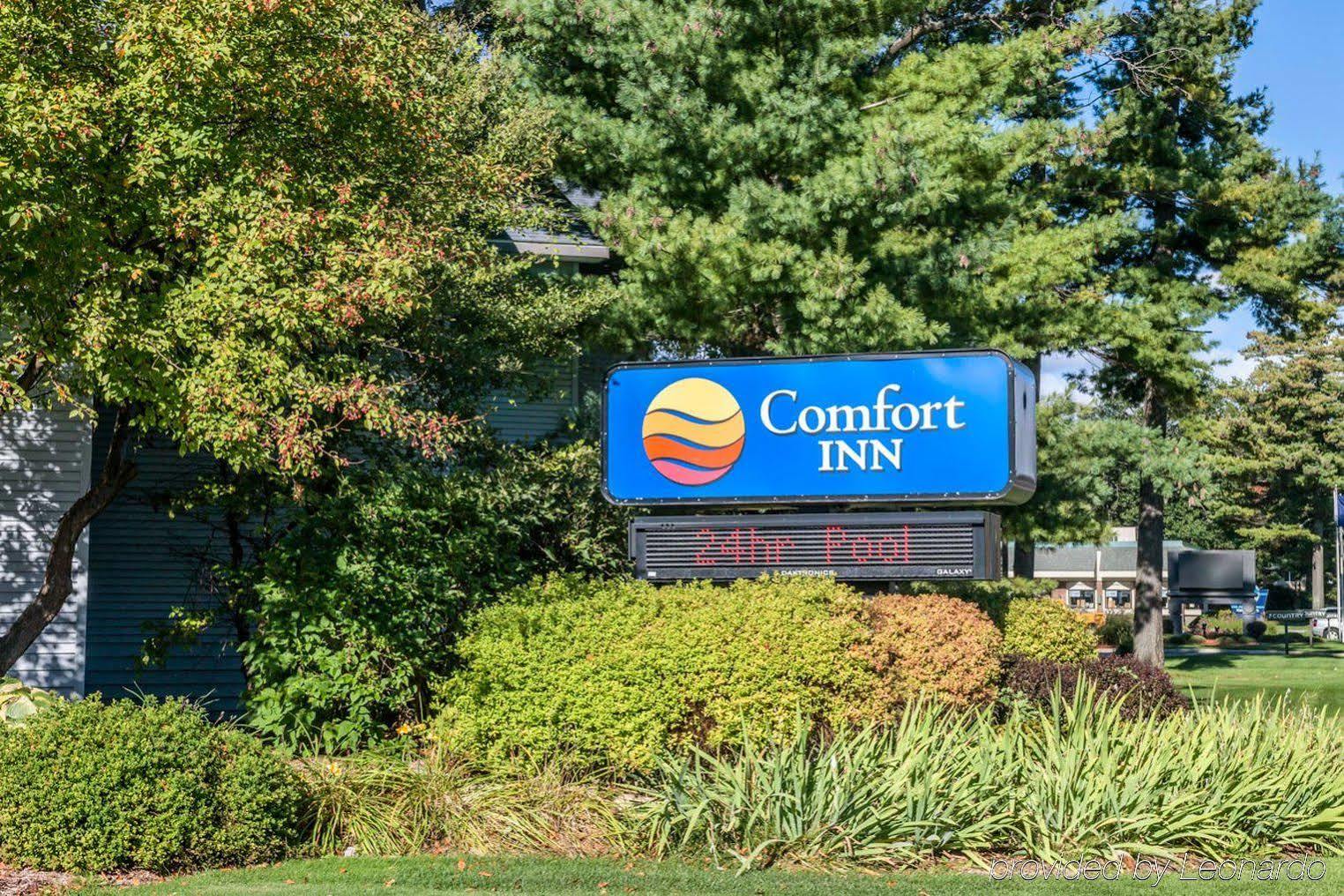 Comfort Inn Traverse Stadt Exterior foto