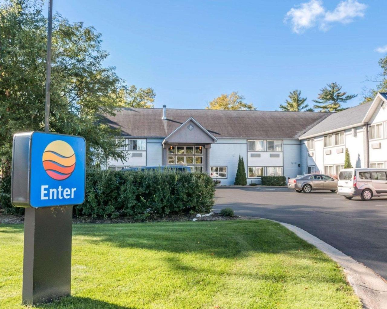 Comfort Inn Traverse Stadt Exterior foto